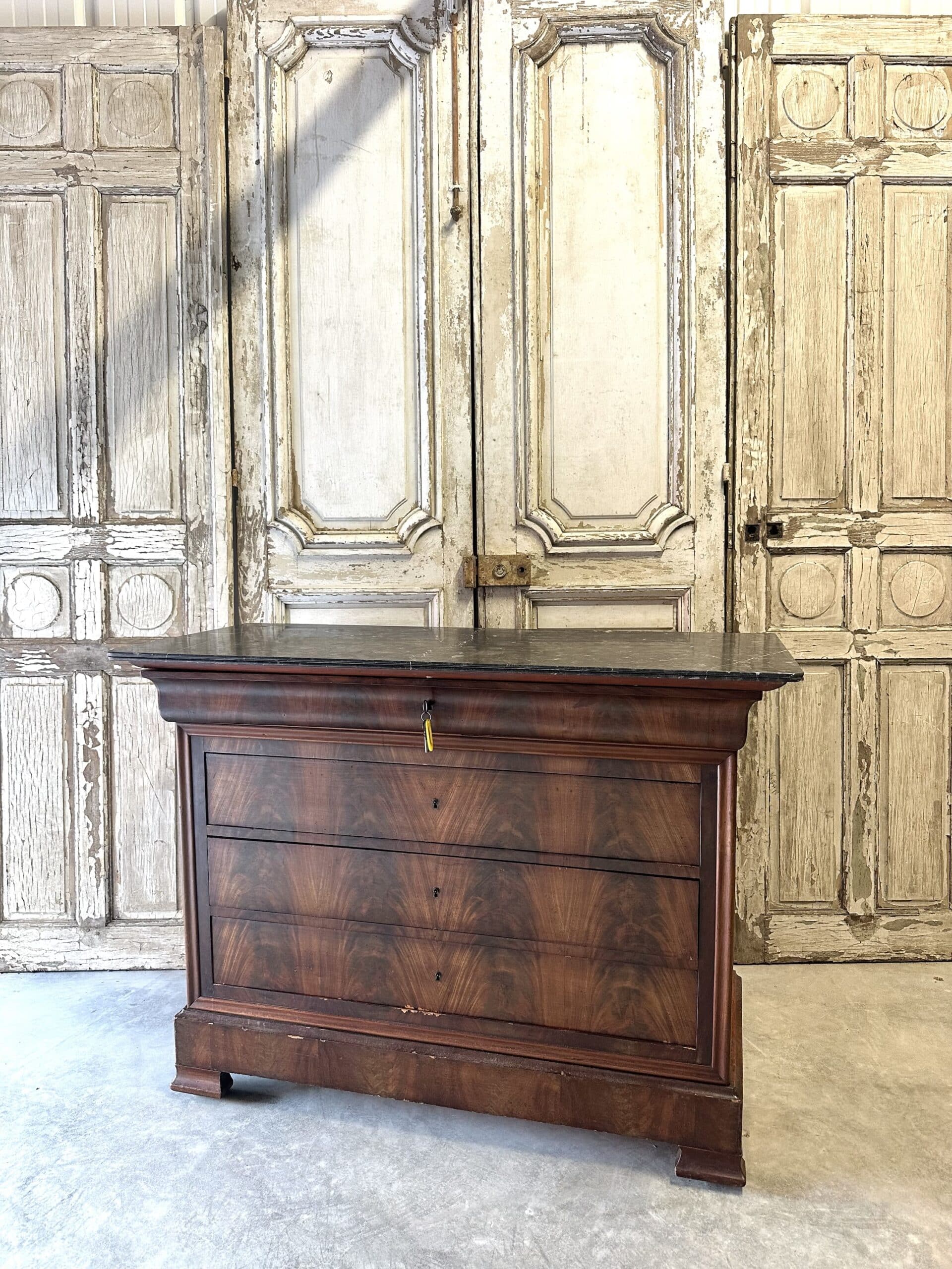 Louis Philippe mahogany commode 19th century