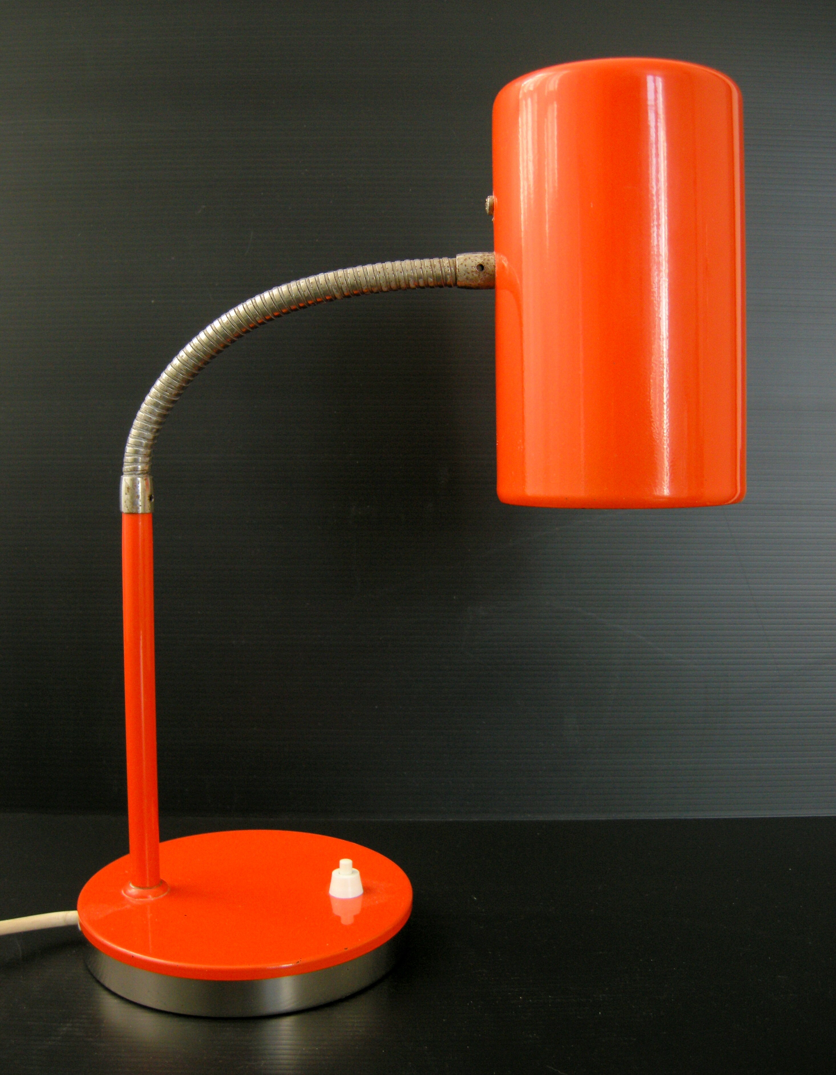 Lampe vintage 1970 métal laqué orange