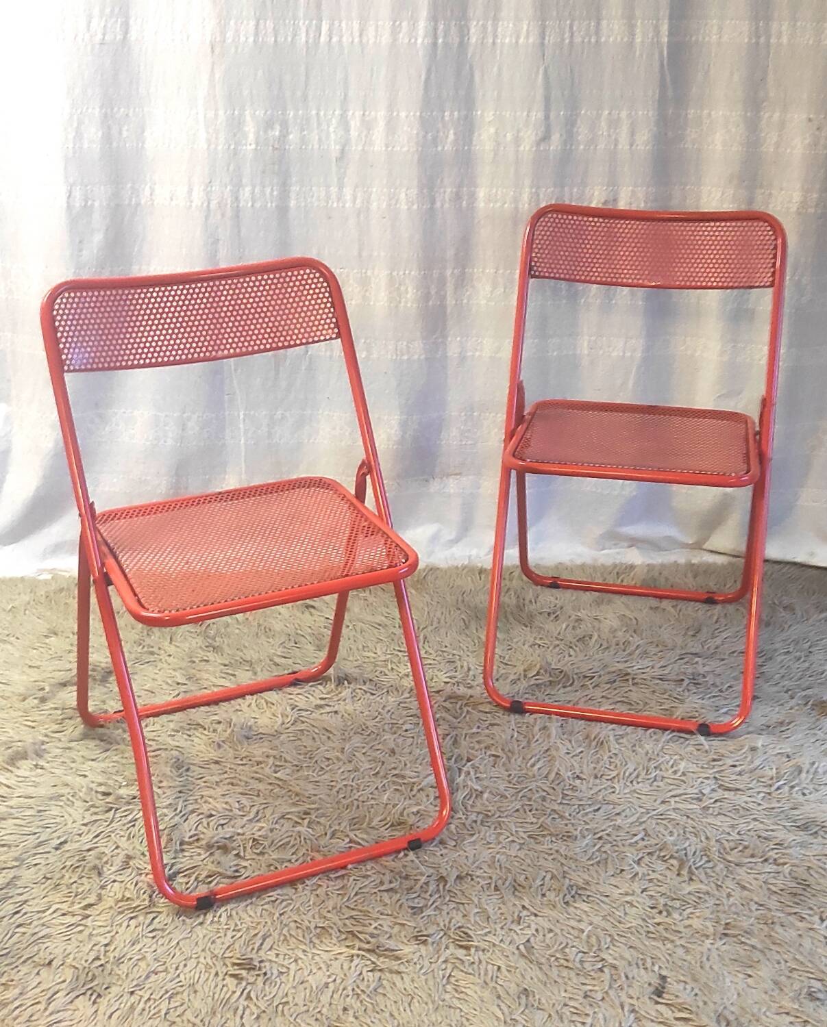 Orange metal folding chairs (set of 2) - 70s/80s