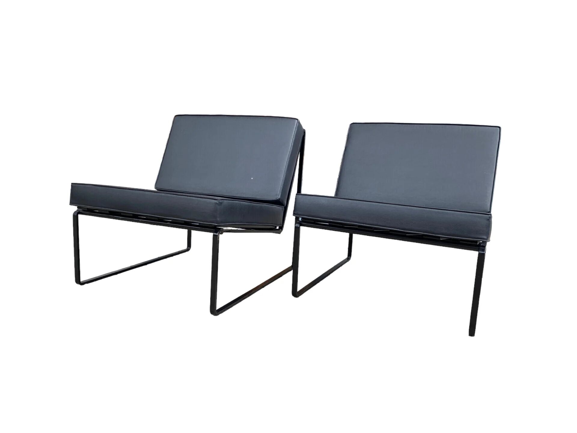 Set of 2 easy chairs "024" by Kho Liang Le for Artifort, 1960s