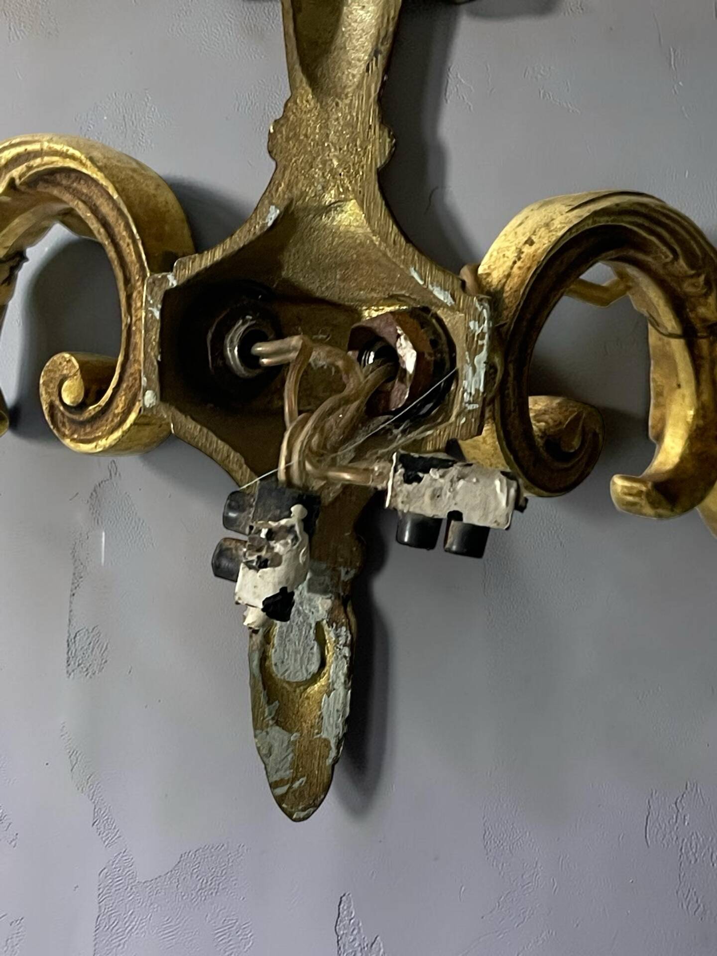 Pair of vintage gold wall sconces – Louis XVI style – 2 arms of
