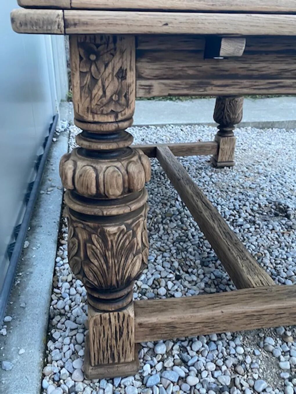 Extendable monastery table