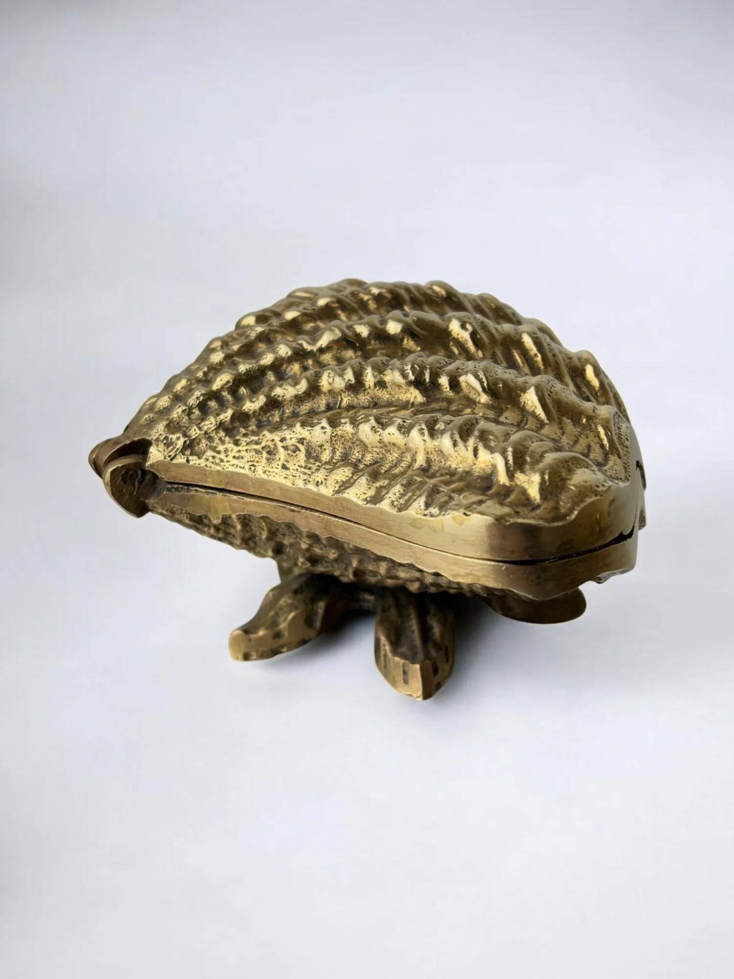 Boîte à bijoux en forme de coquillage en bronze, Italie, années 1970