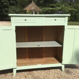 Green parisian buffet of water