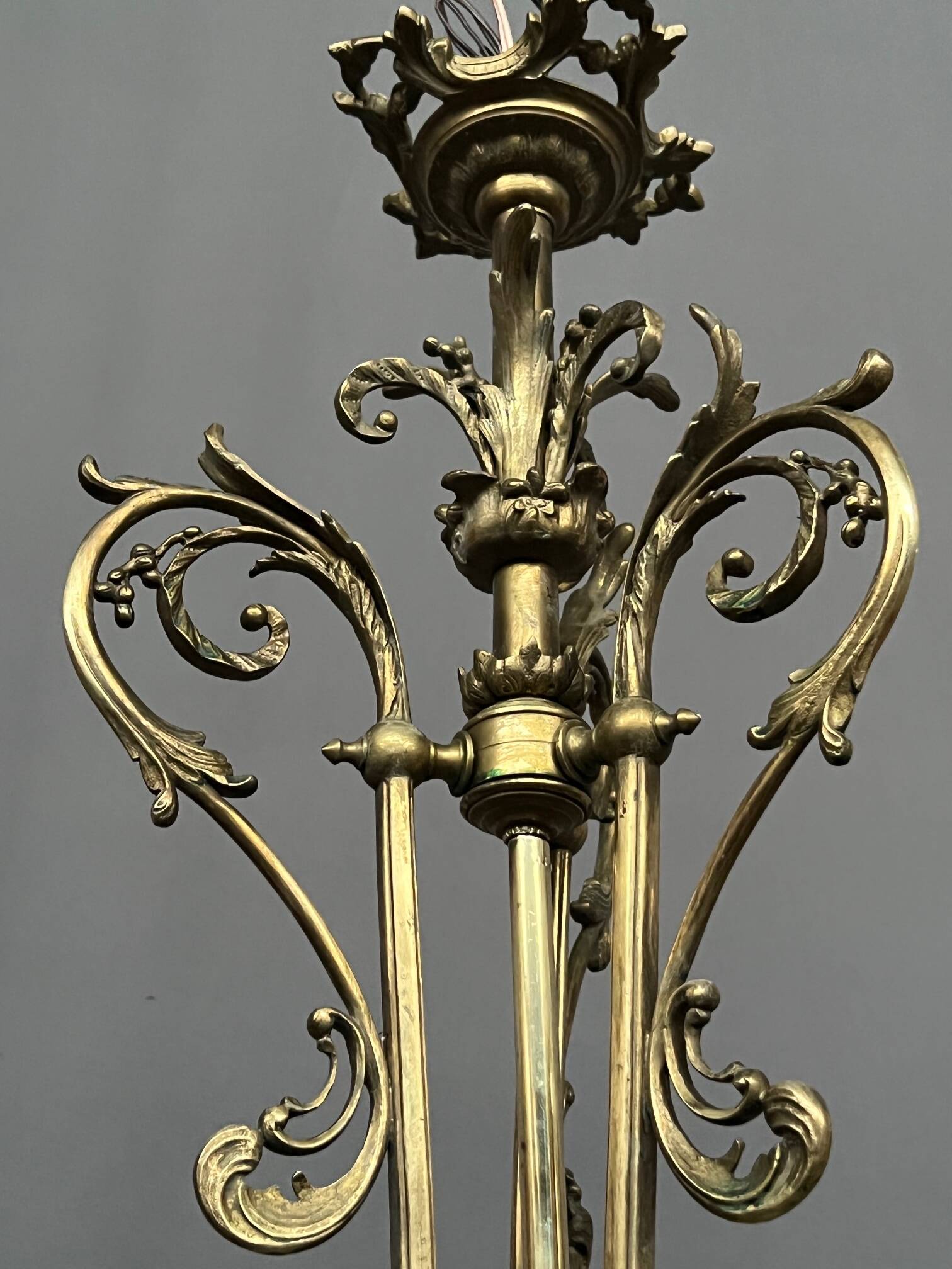 Louis XV style chandelier. Solid bronze, crystal.