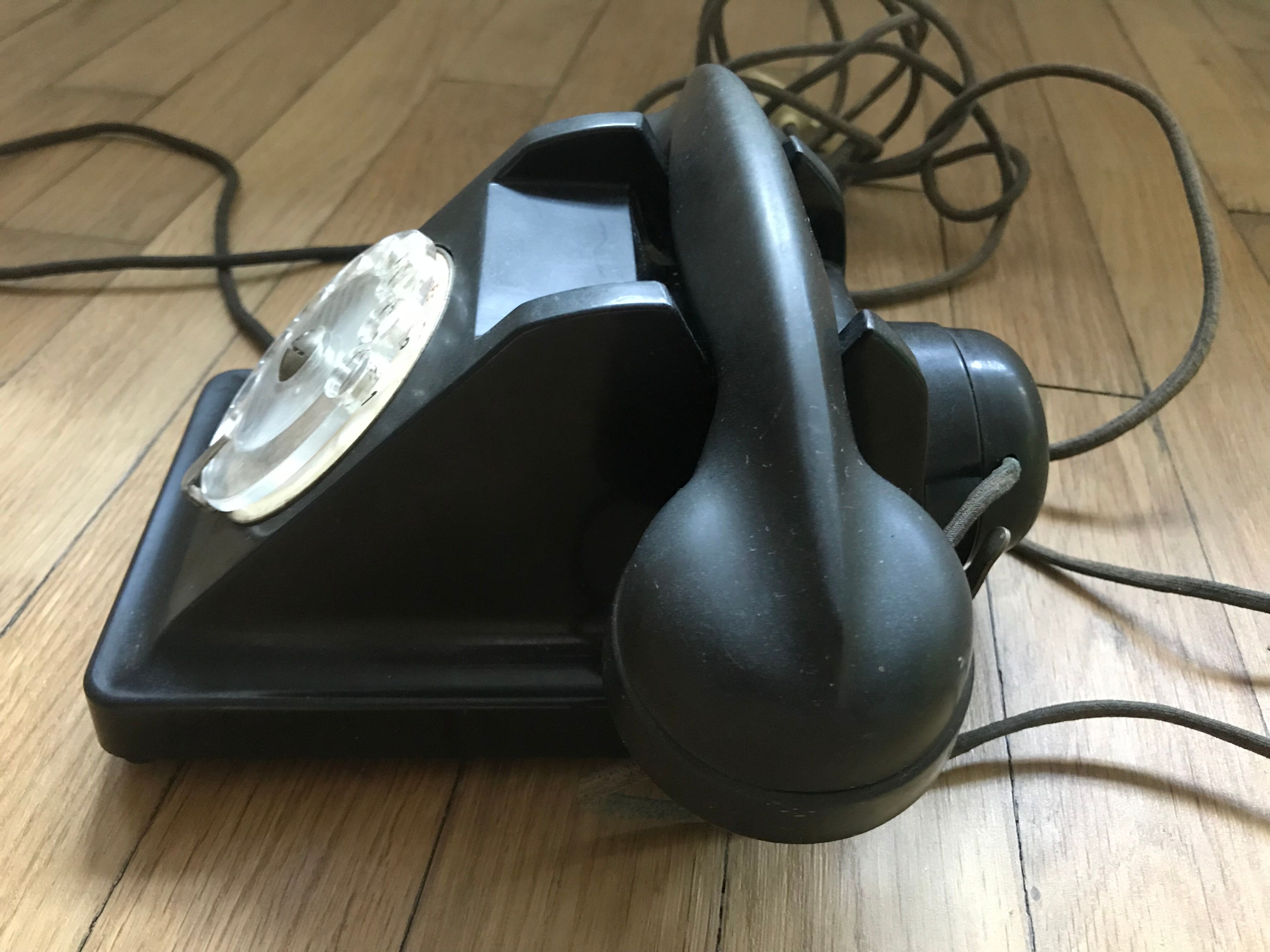 Phone bakelite years 40