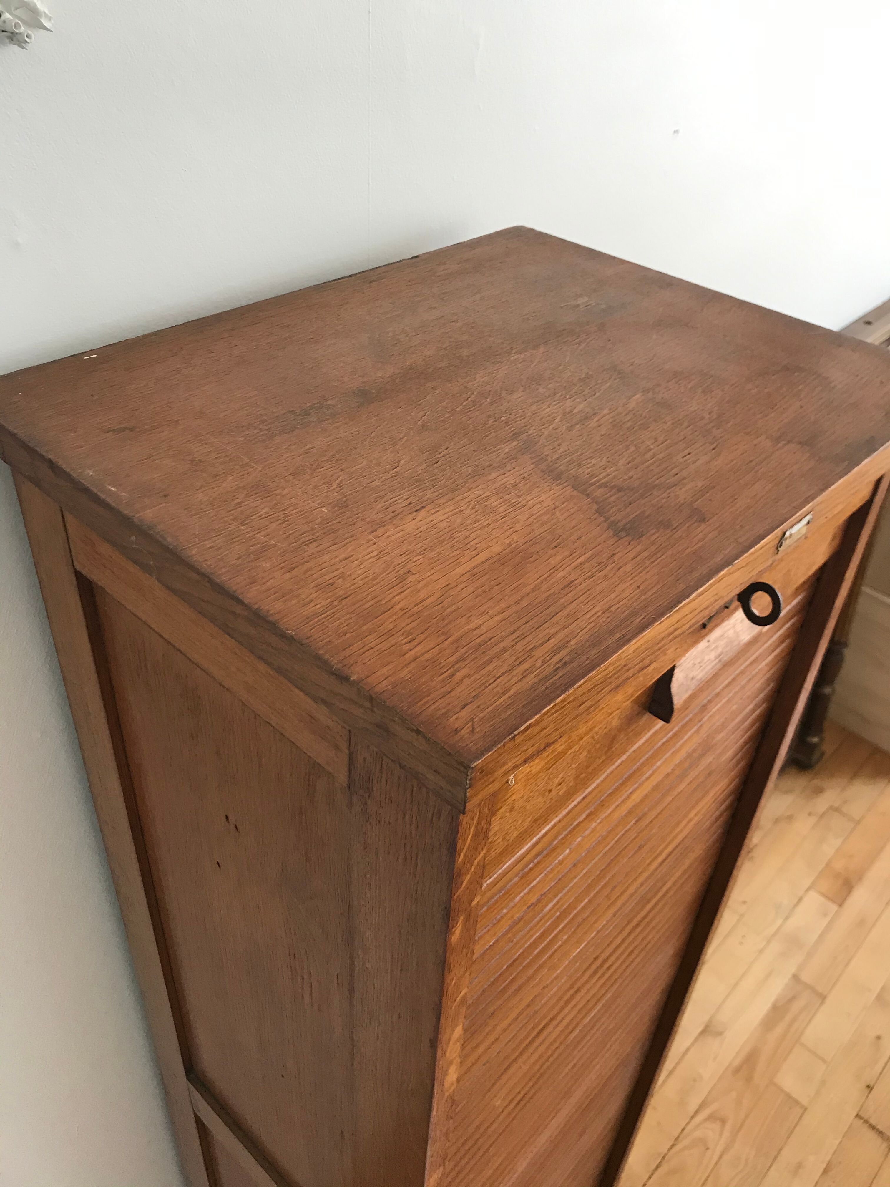 Old curtain cabinet cabinet