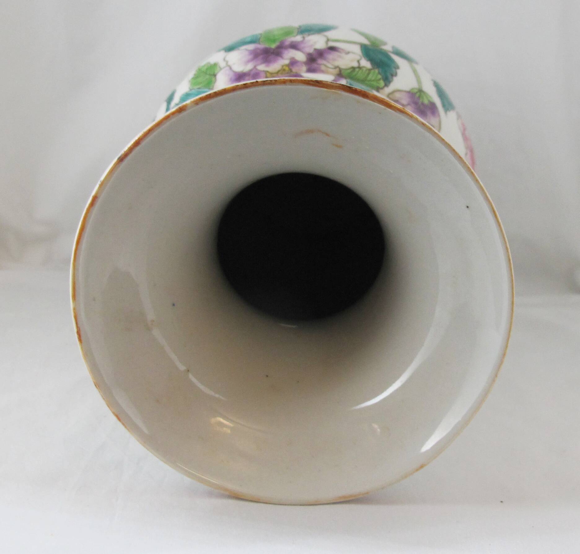 Chinese famille rose porcelain vase 20th century