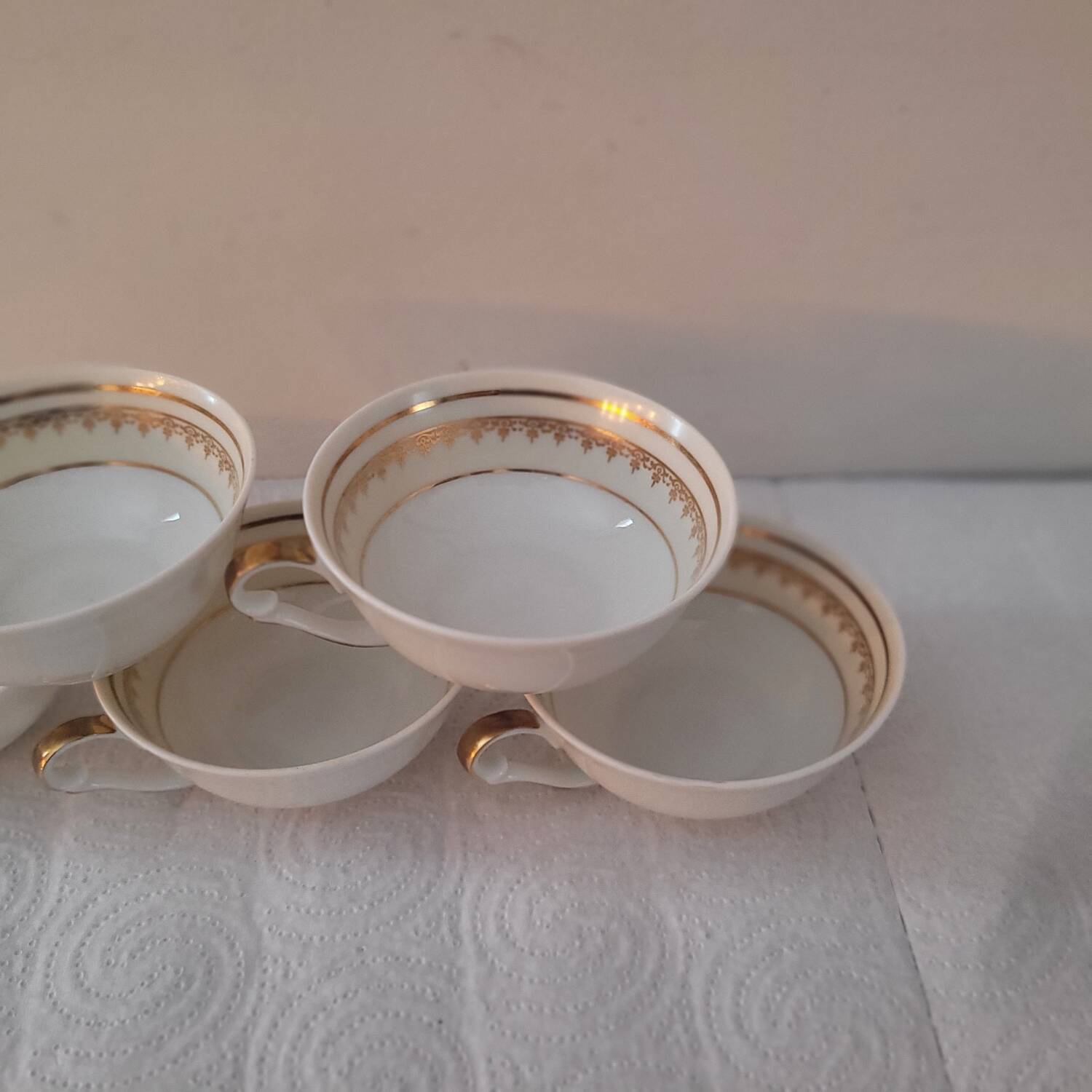 5 porcelain cups from Limoges – A. Lanternier & Cie – gold decoration
