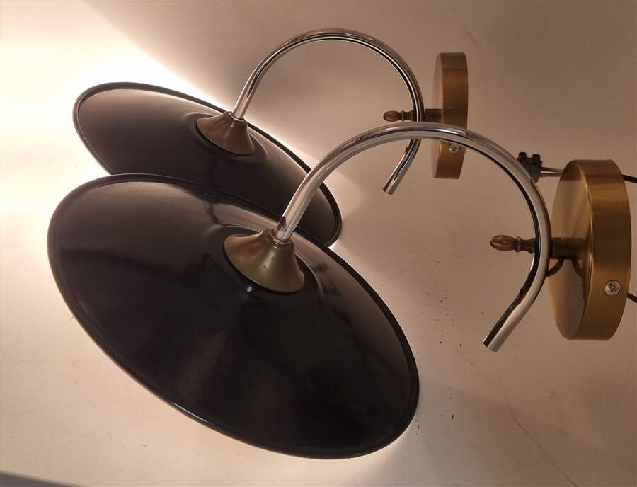 Wall lights in enamelled sheet metal