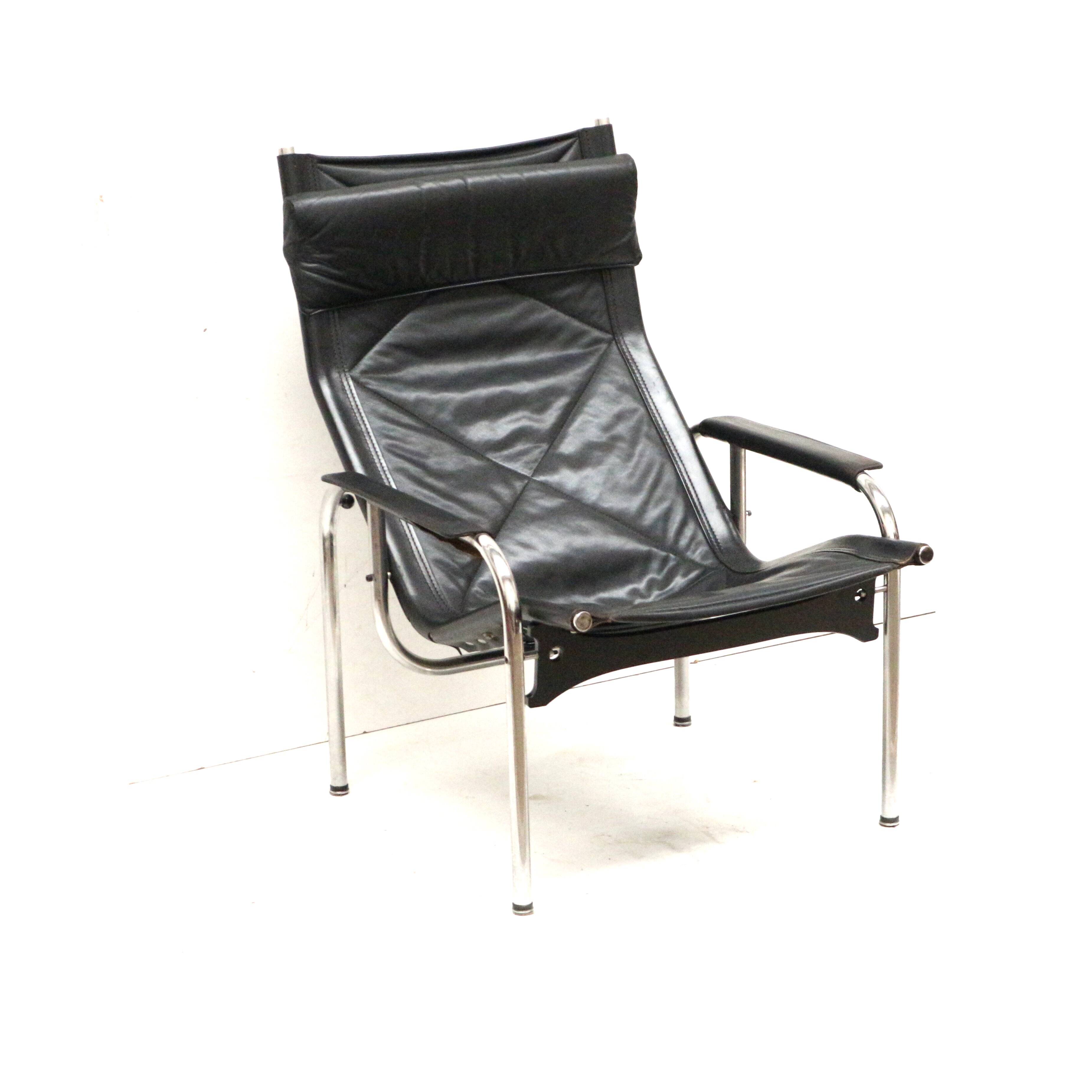 2x Vintage black leather armchair by Strässle HE1106 designed by Hans Eichenberger