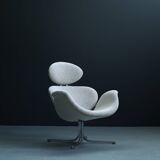 F551 'Big Tulip' by Pierre Paulin for ARTIFORT first edition