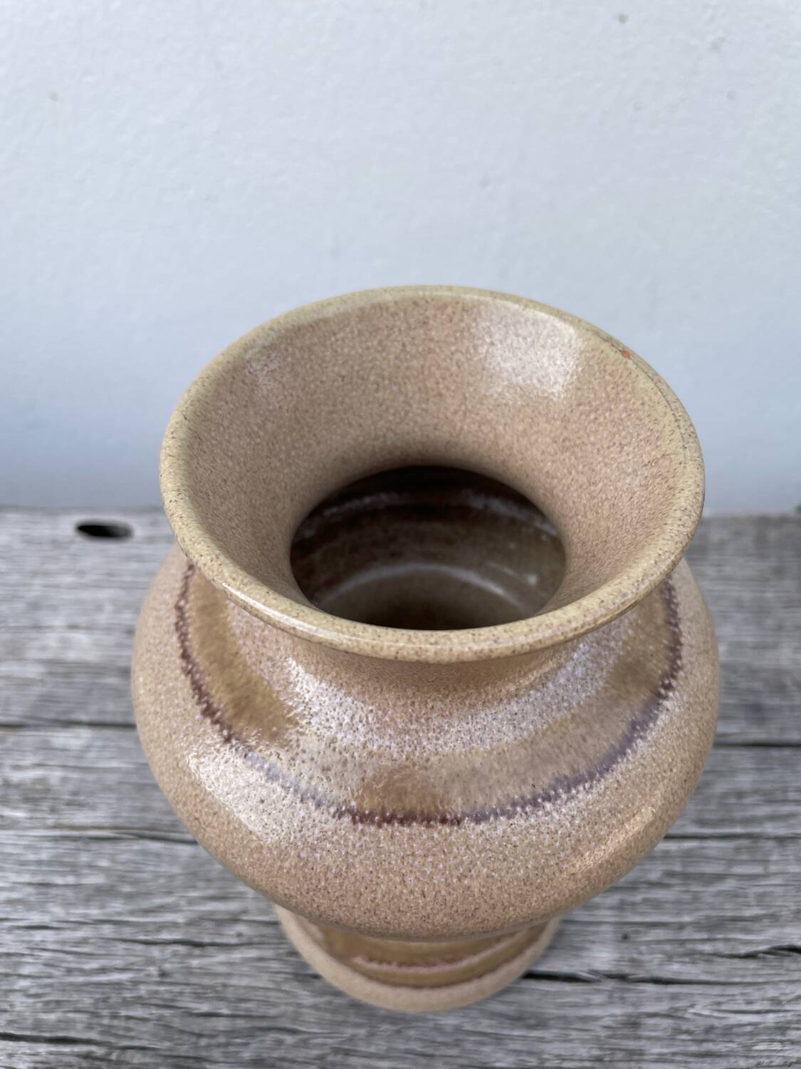 Vase en grès beige 1970