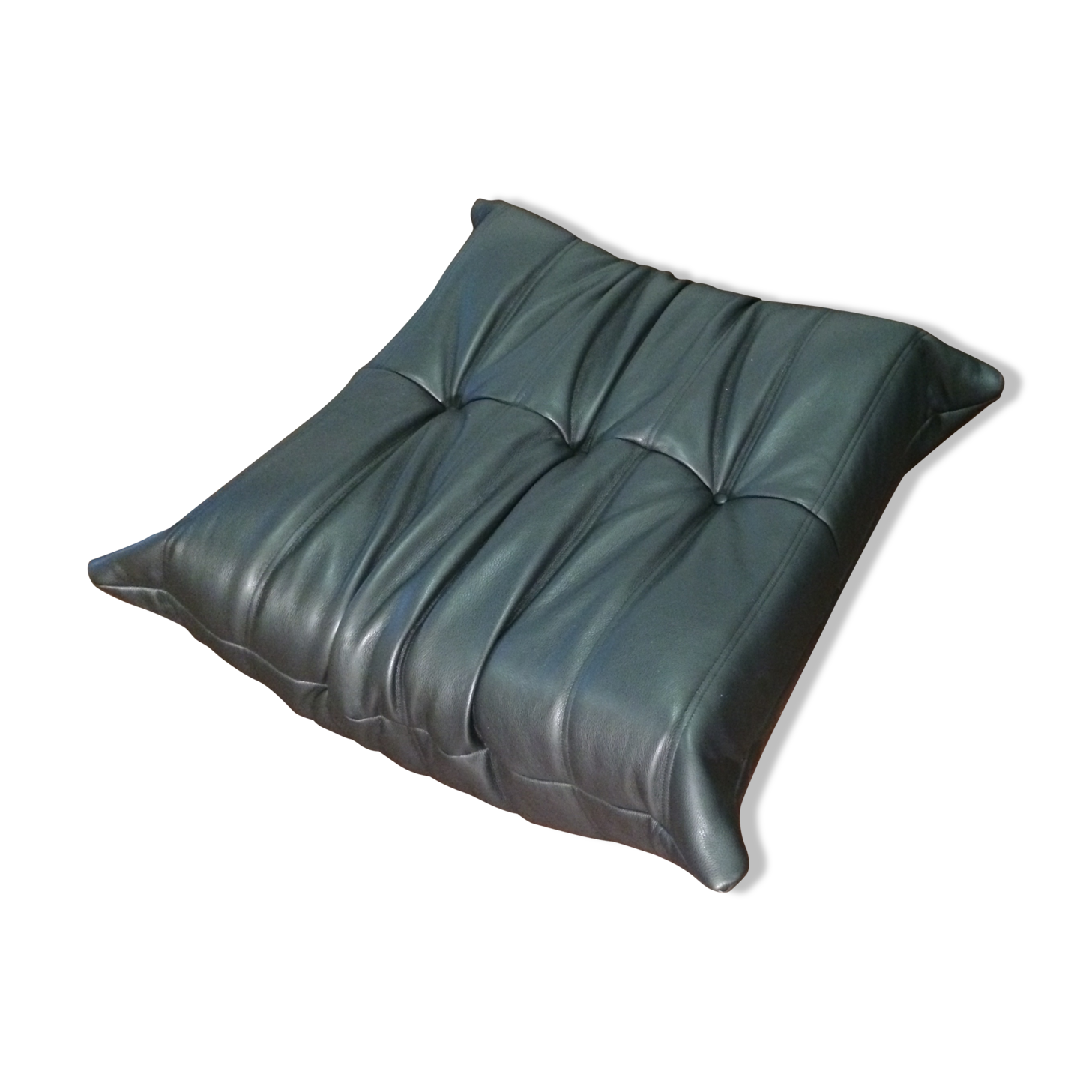 Ottoman "Togo" en cuir modèle dessiné par Michel Ducaroy 1973