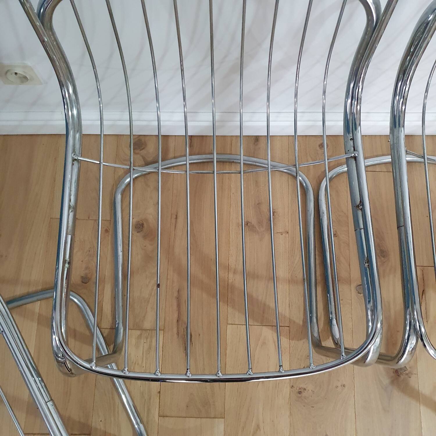 4 chrome metal chairs