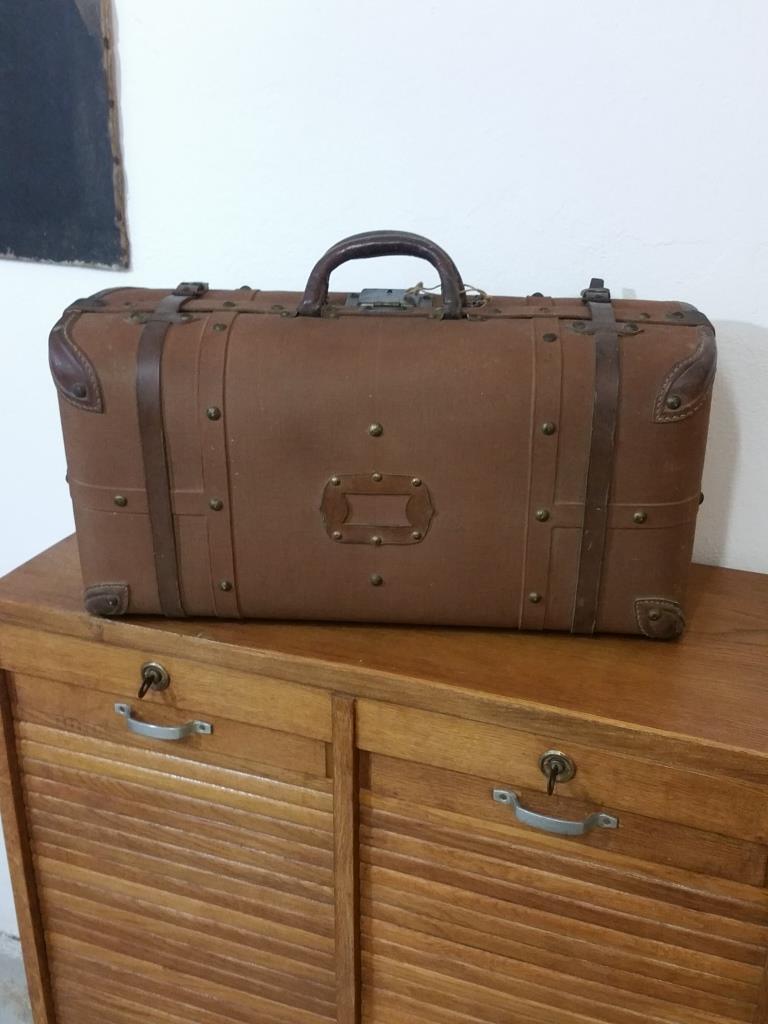 Suitcase - Travel trunk
