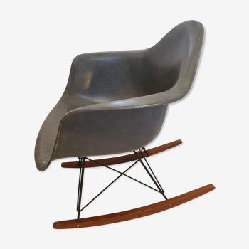 Rocking chair par Charles et Ray Eames