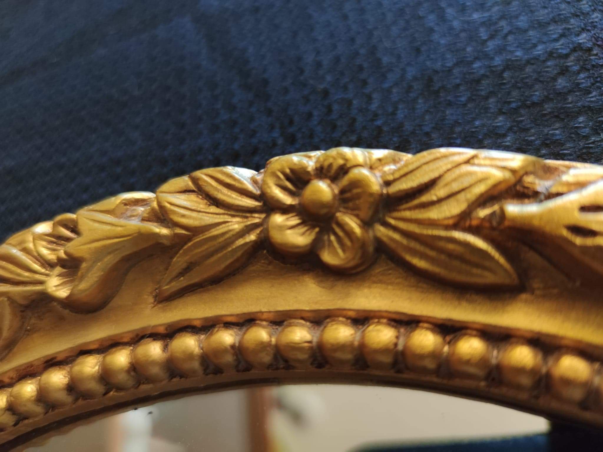 Louis XVI mirror in gold resin decorated with knots 44x62cm