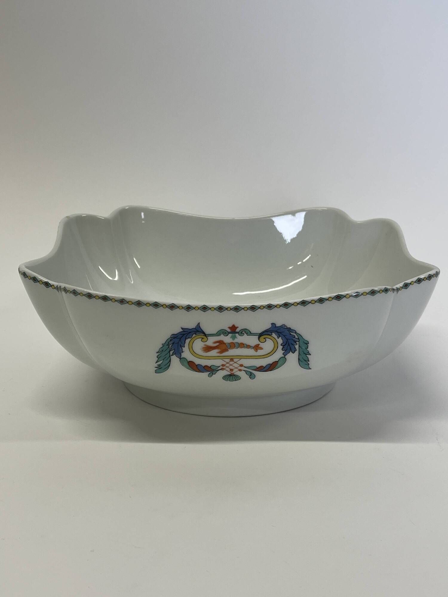 Set of 3 porcelain dishes from Paris, Poppy decoration model.