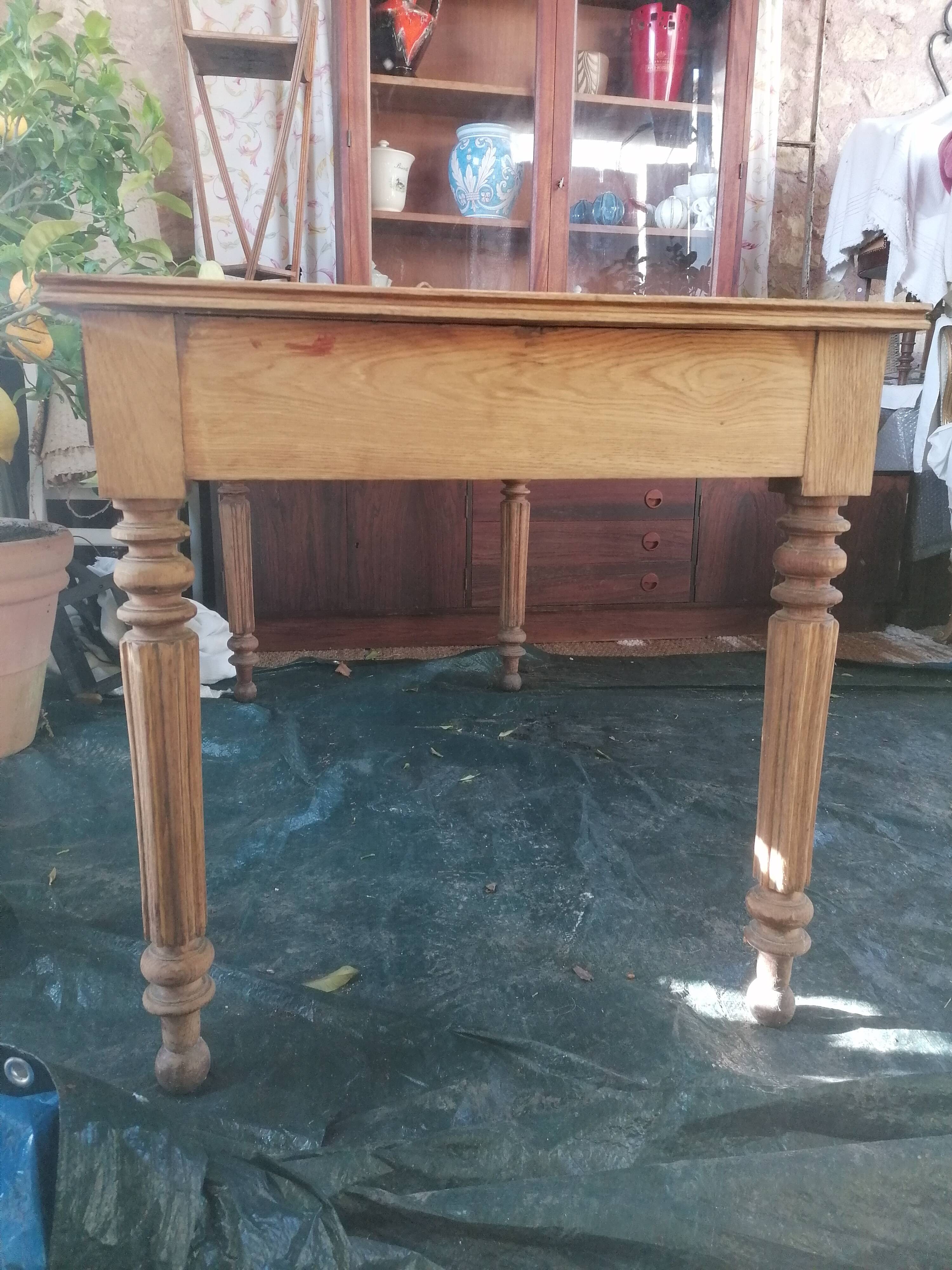 flat desk