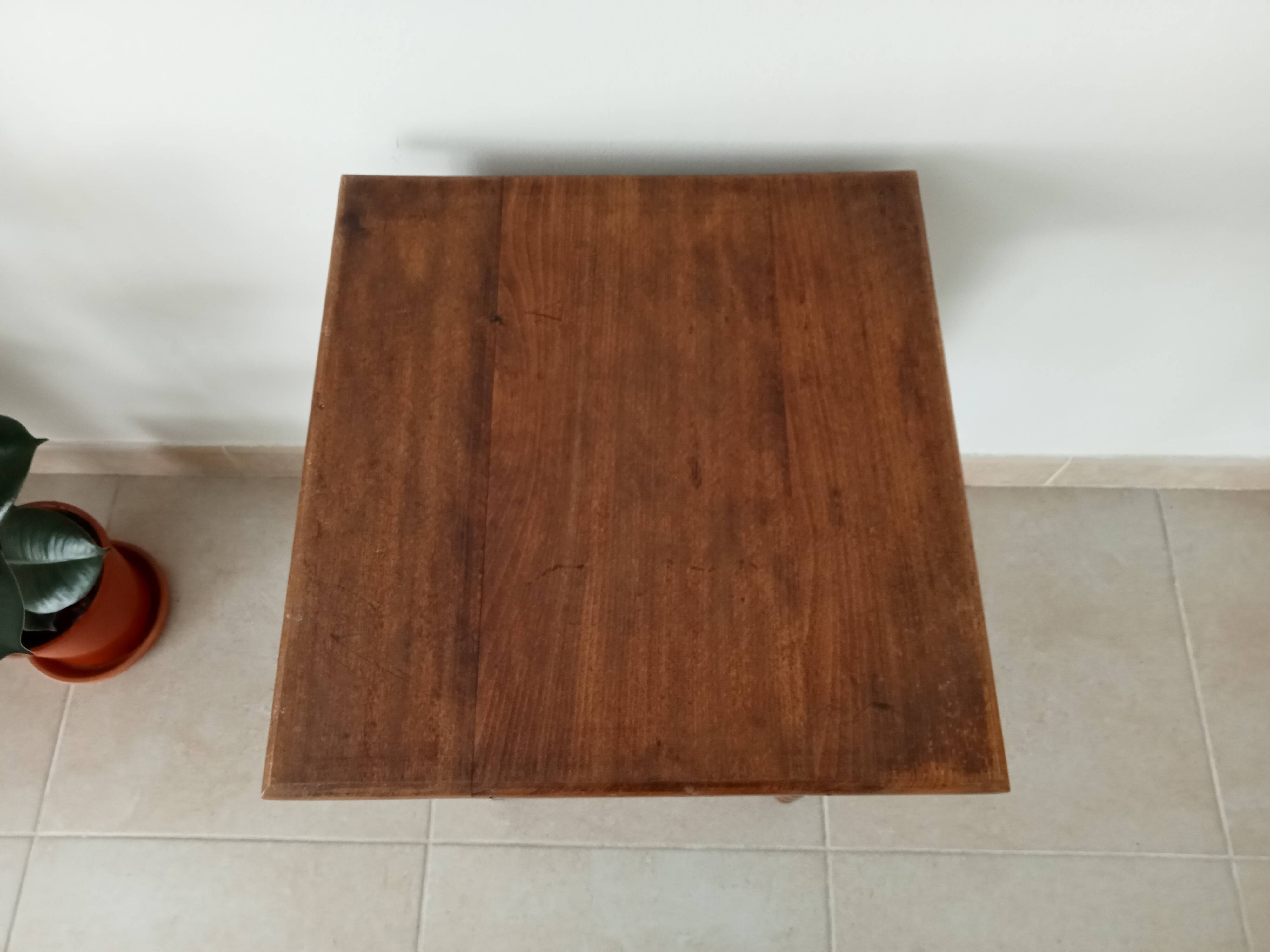 Early 20th century side table in solid oak