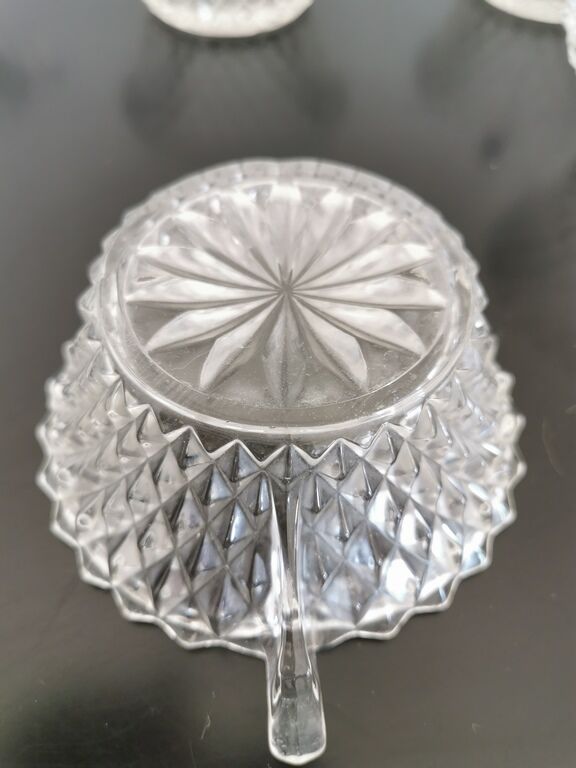 Set of 8 cups/ramekins with diamond cut glass handles