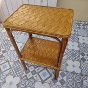 Desserte vintage en rotin tressé