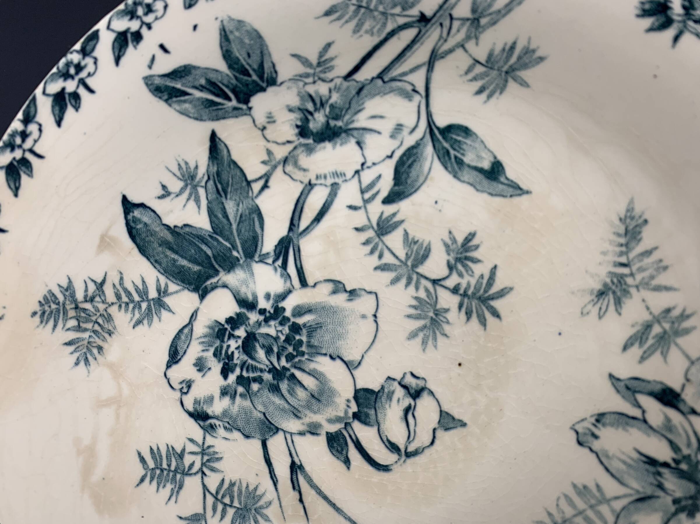 Opaque porcelain compotier from Gien Terre de fer
