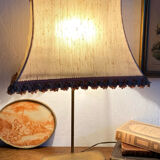 Retro lamp with pagoda lampshade