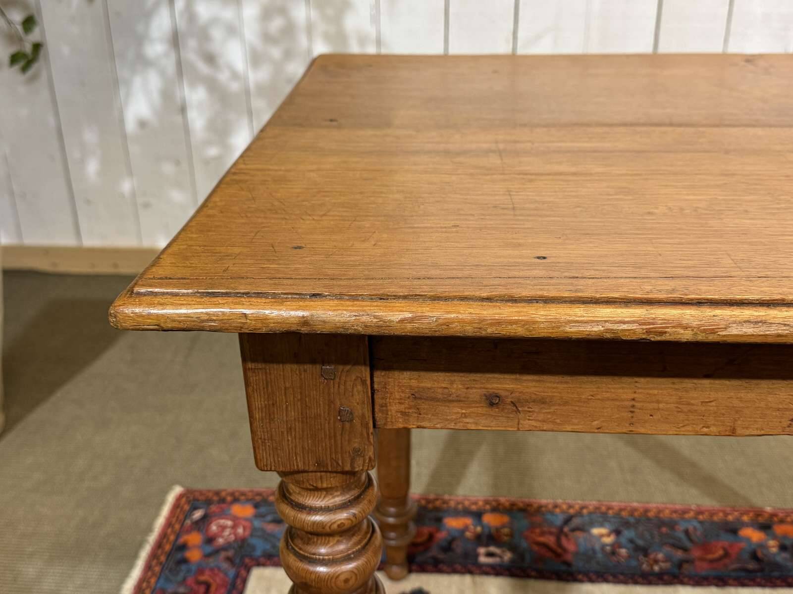 Table desk in fir and poplar from the early 20th century.