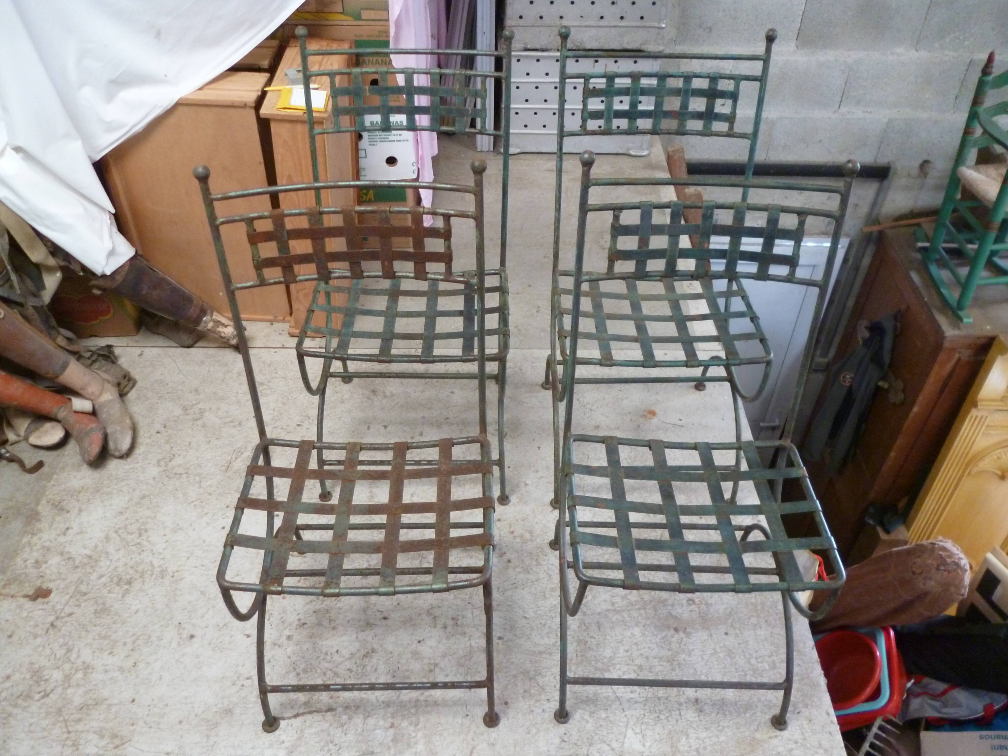 Suite de 4 chaises patine verte