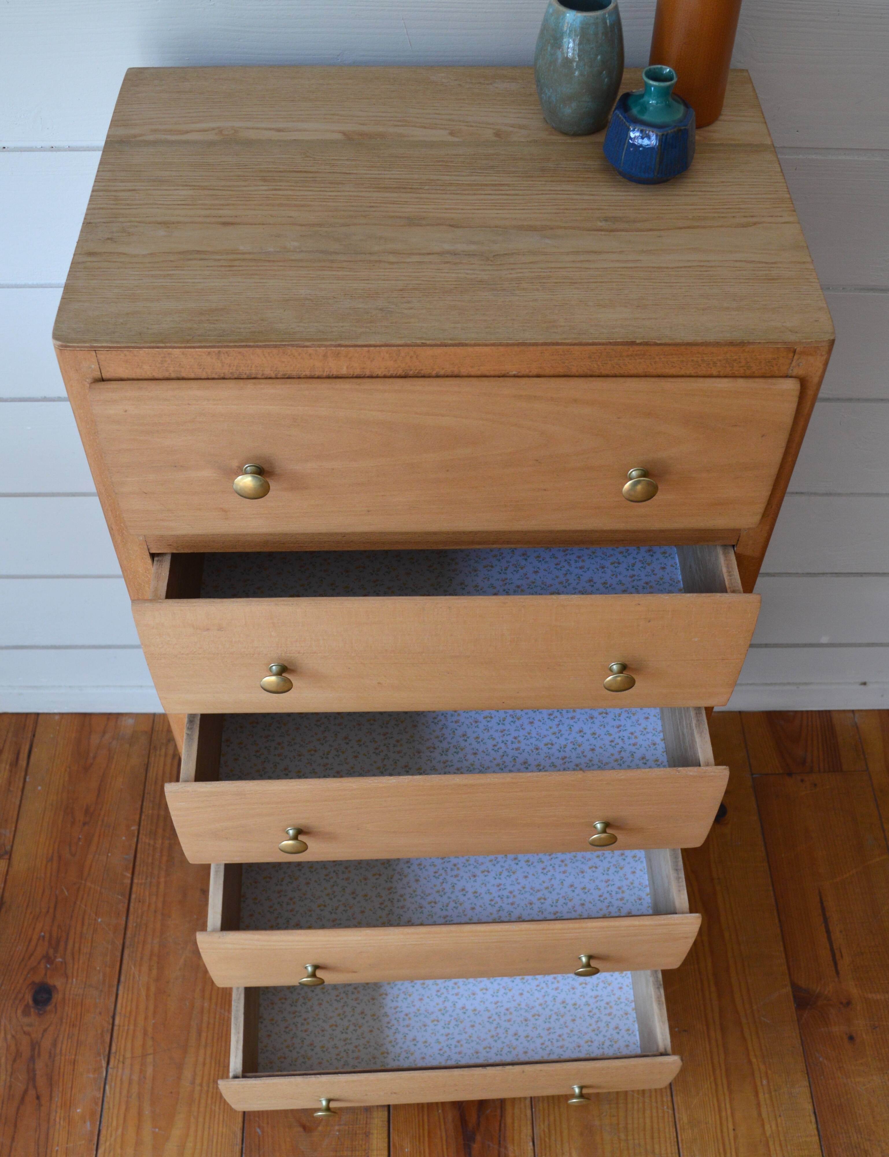 chiffonier
