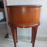Pedestal table