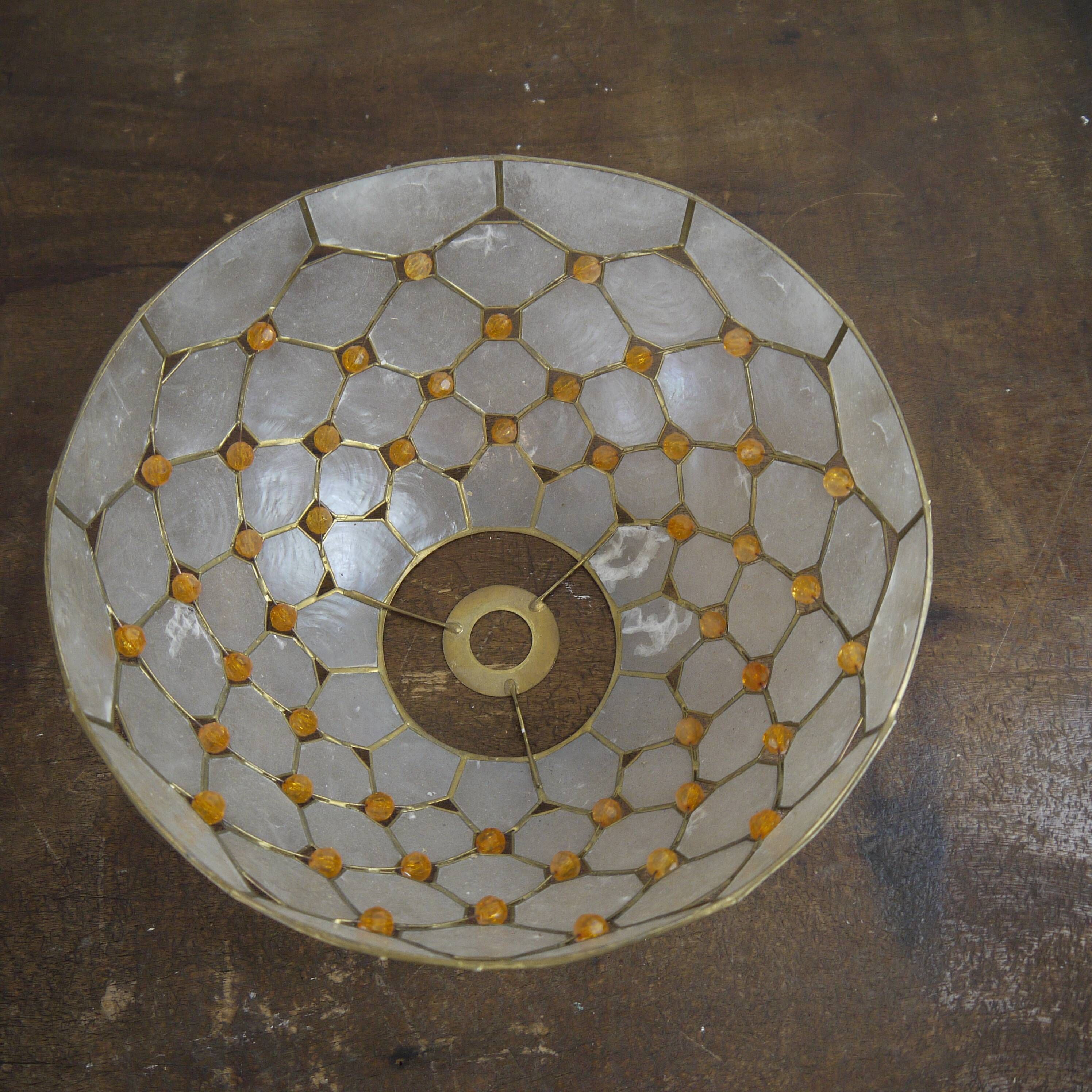 Suspension en nacre et perles orange