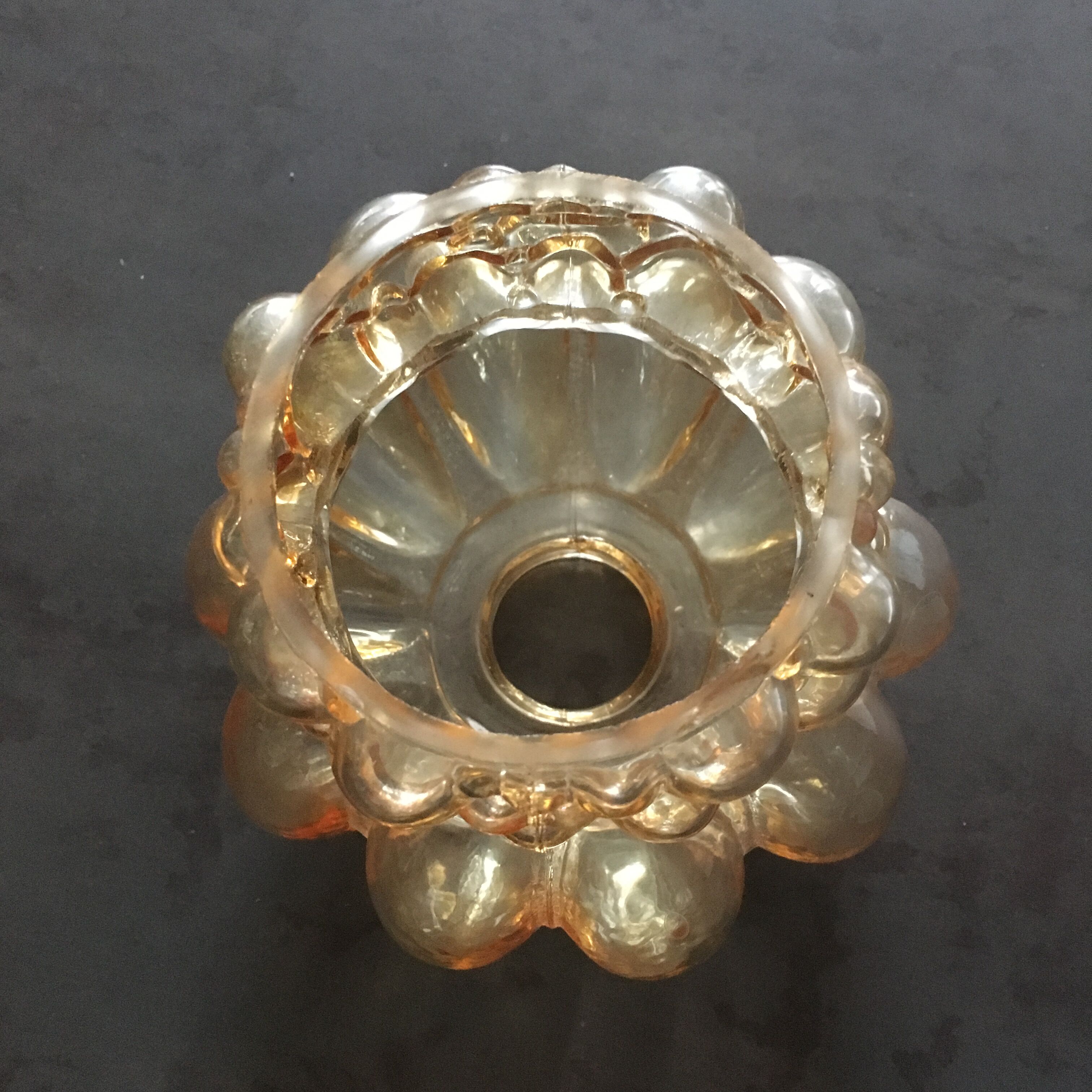 Brass-style chandelier and puffed glass 60/70