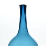 Grand soliflore en verre soufflé bleu par Nicolas Morin, 1981