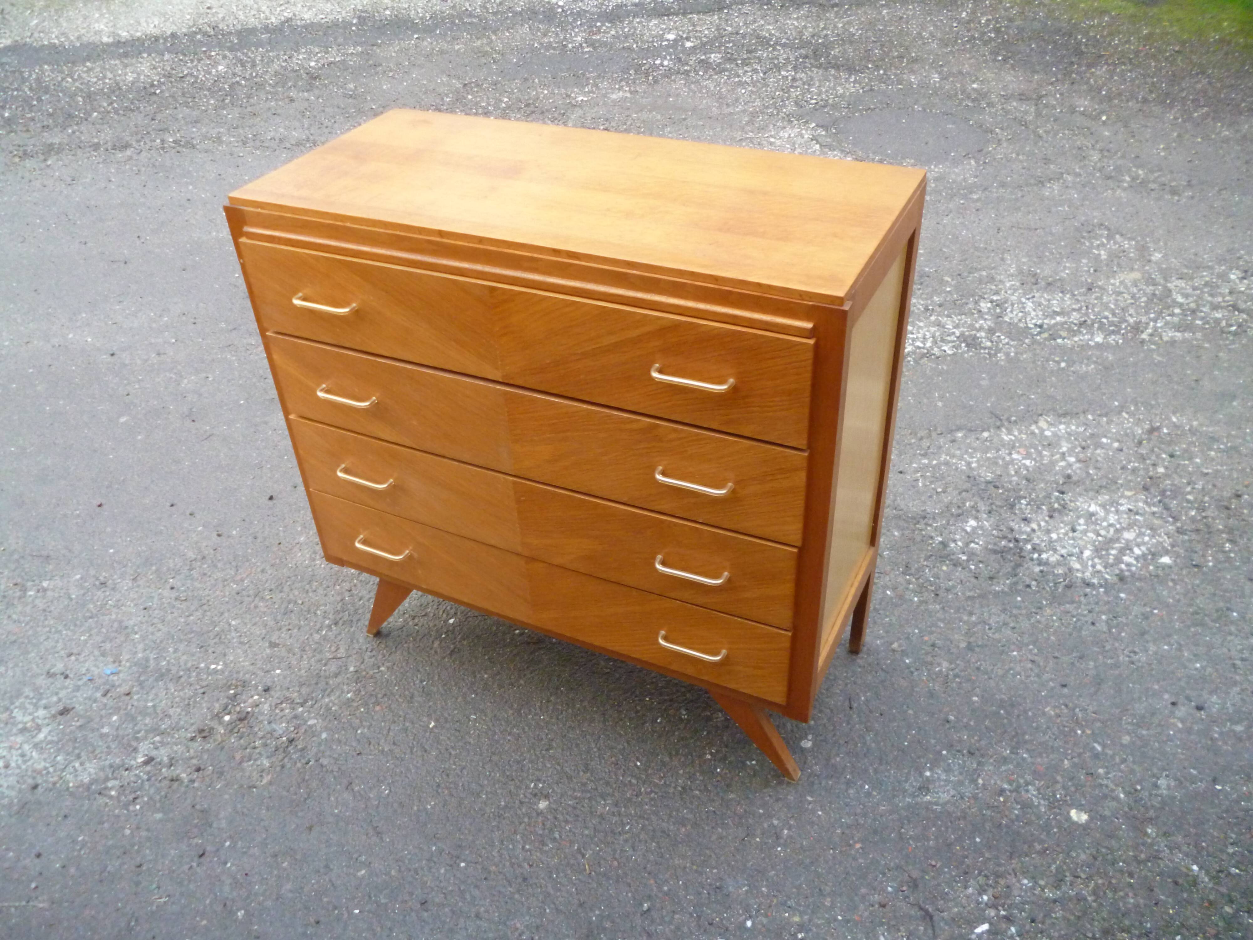 Dresser year 60/70
