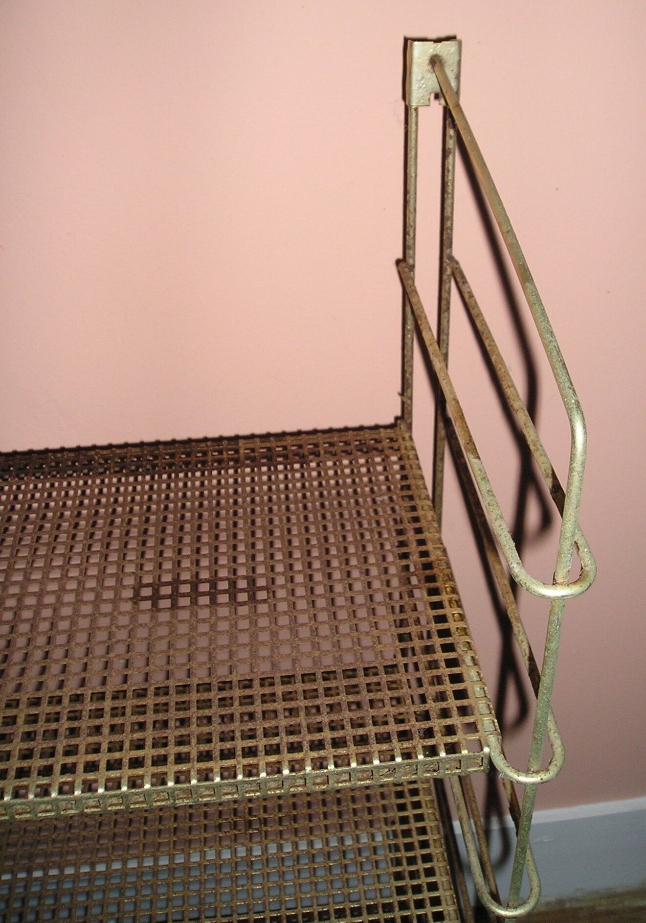 Etagère vintage Tomado métal perforé