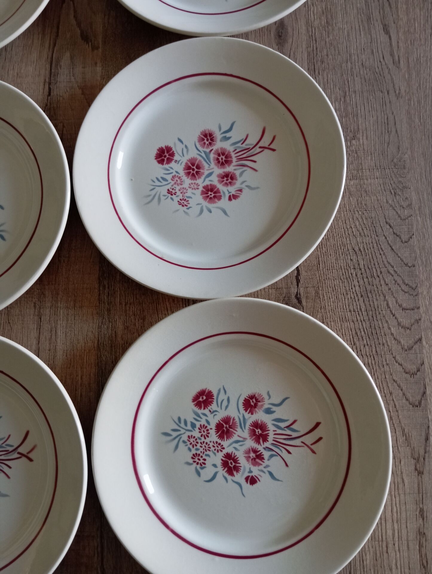 6 flat plates model Francine. Badonviller. Very good condition.