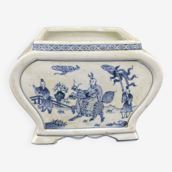 Cache-pot, pot, porcelaine blanche, décor asiatique bleu, quadripode, dragon, végétal, plante, Chine