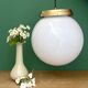 Suspension globe vintage XL en opaline blanche