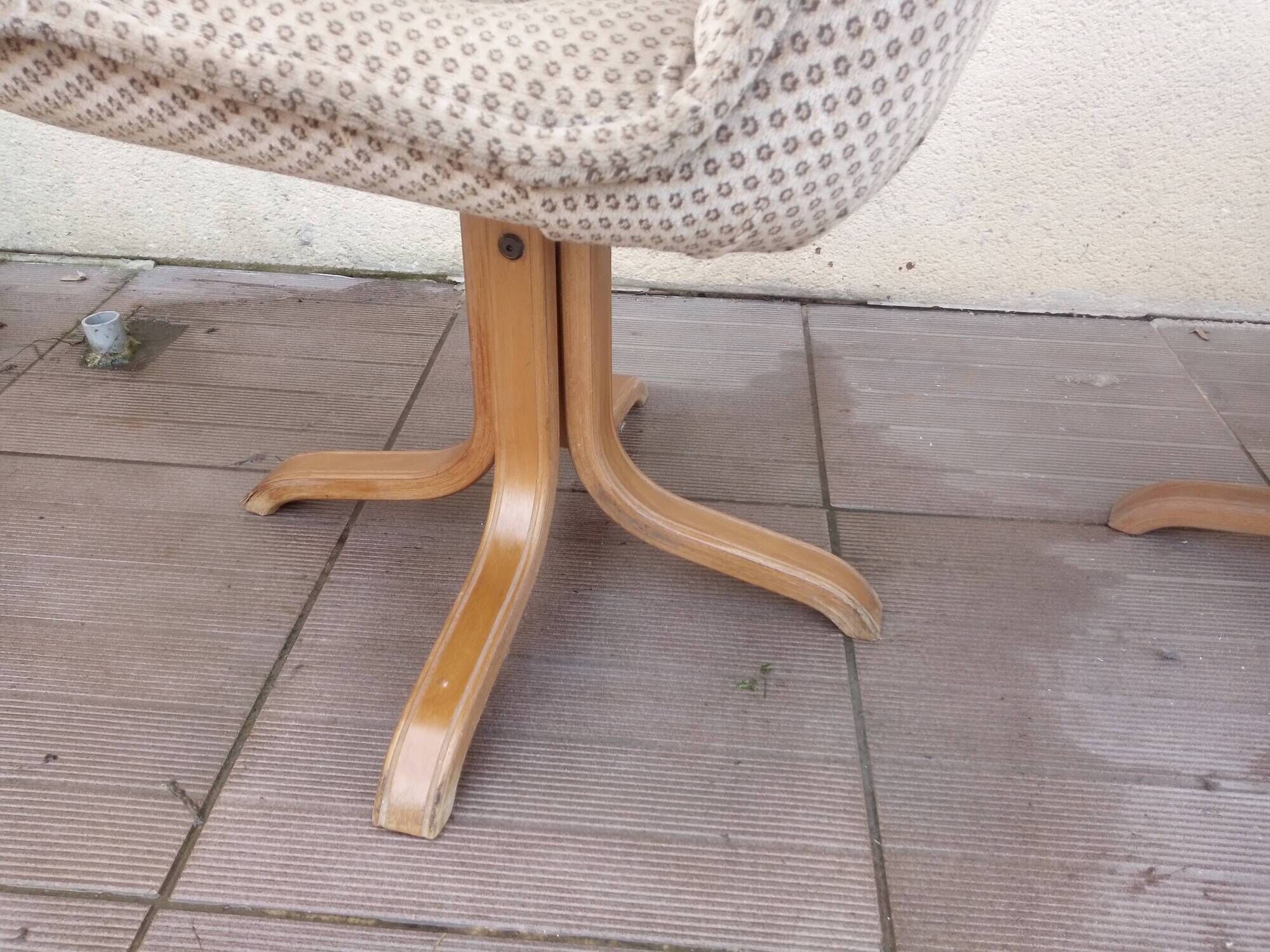 Paire de chaises pivotantes des années 70/80