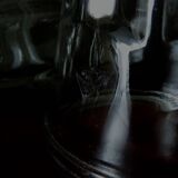 Paire d'anciens moules cannelés en verre. Moules à kouglof / Moules à confitures