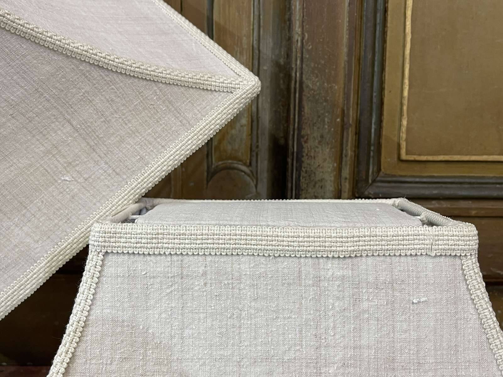 Pair of Italian lamps in travertine by Fratelli Mannelli
