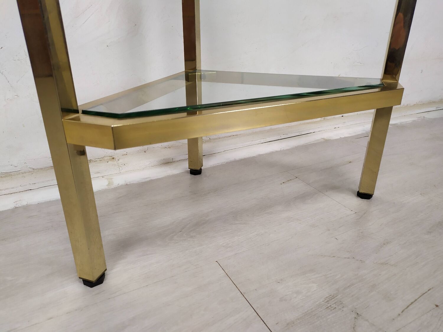 Vintage corner shelf