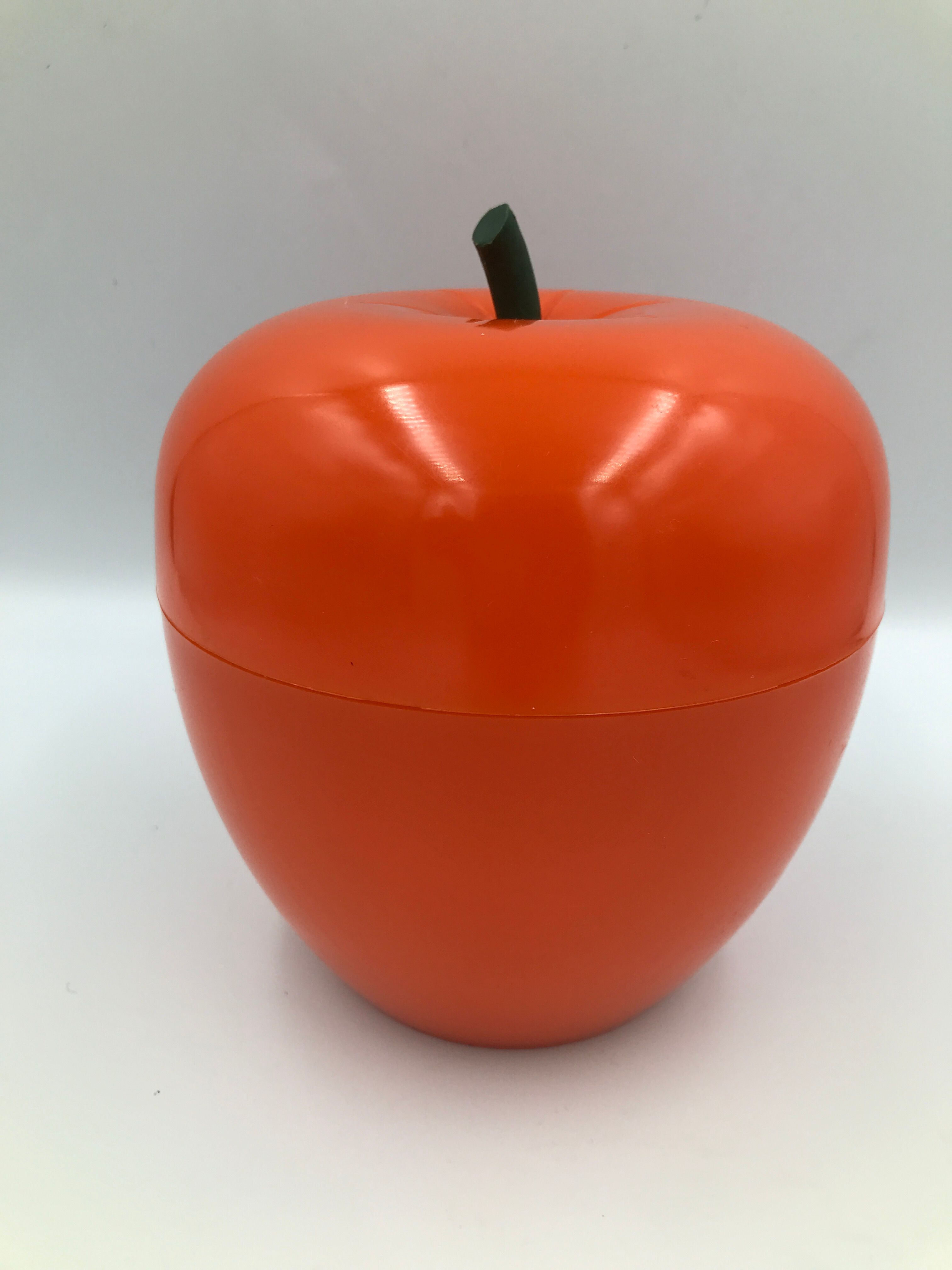 Apple-shaped ice bucket 50s-60s