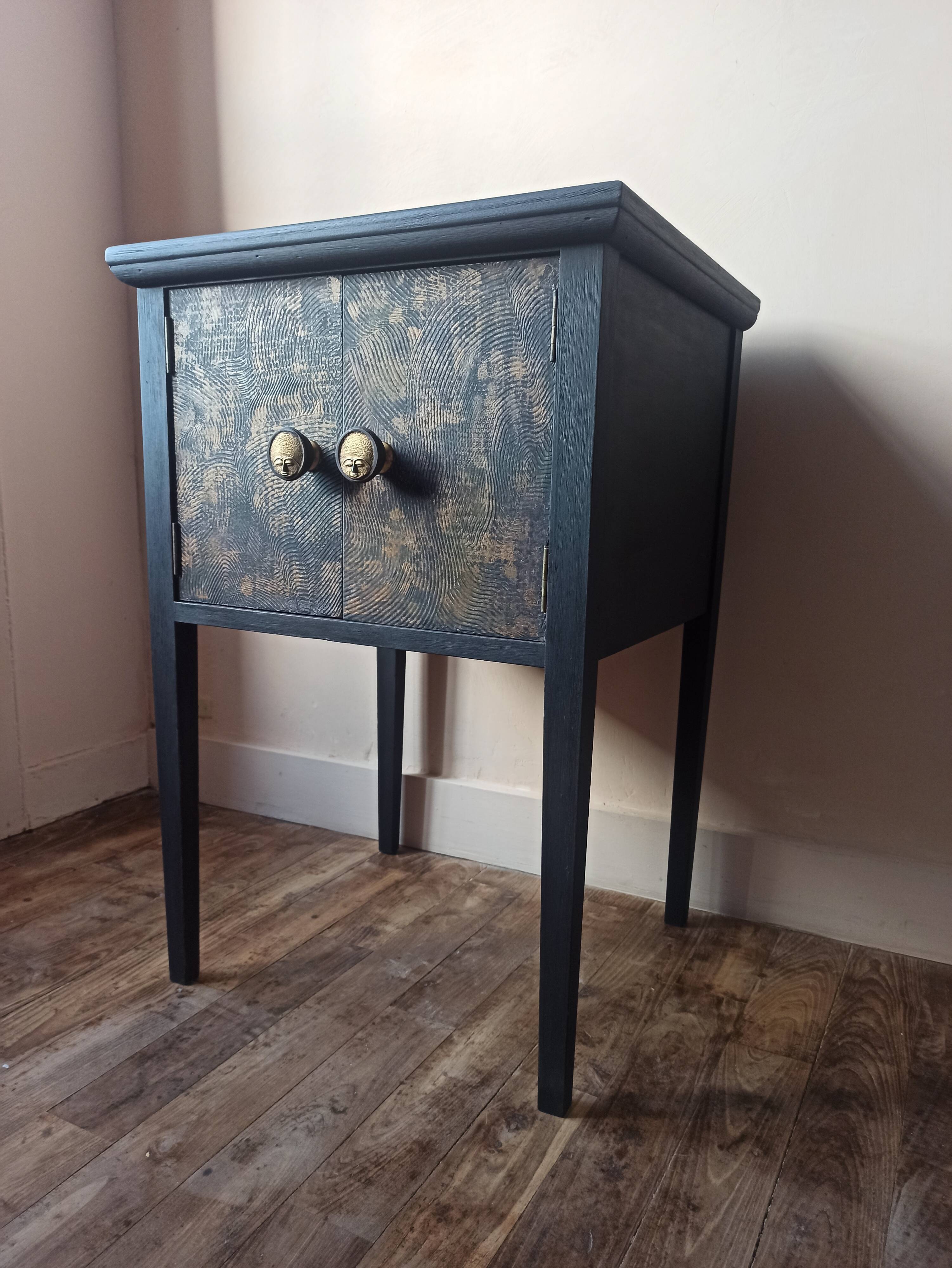 Storage furniture/console/cabinet of curiosities/dresser