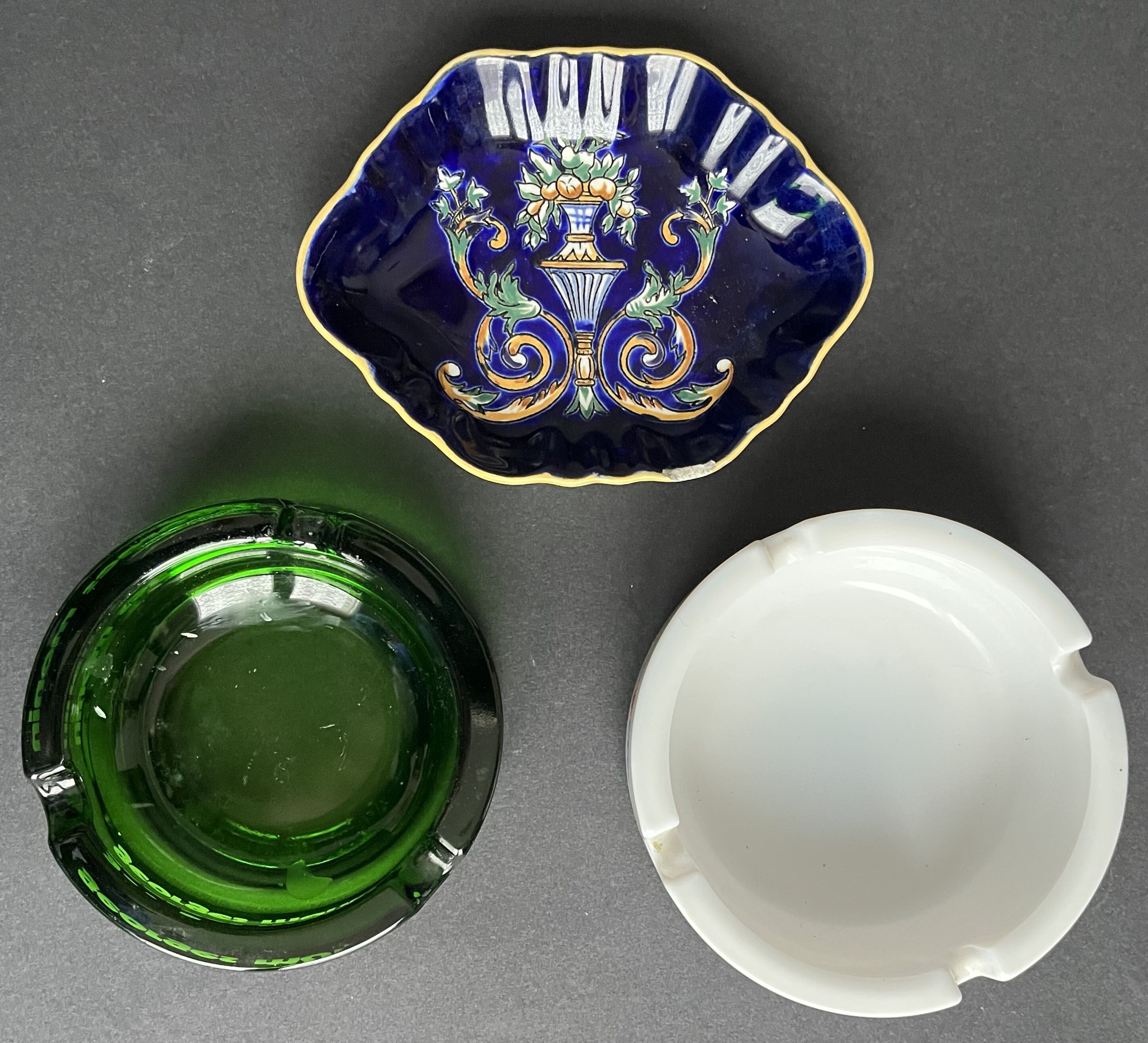 Ensemble de trois cendriers