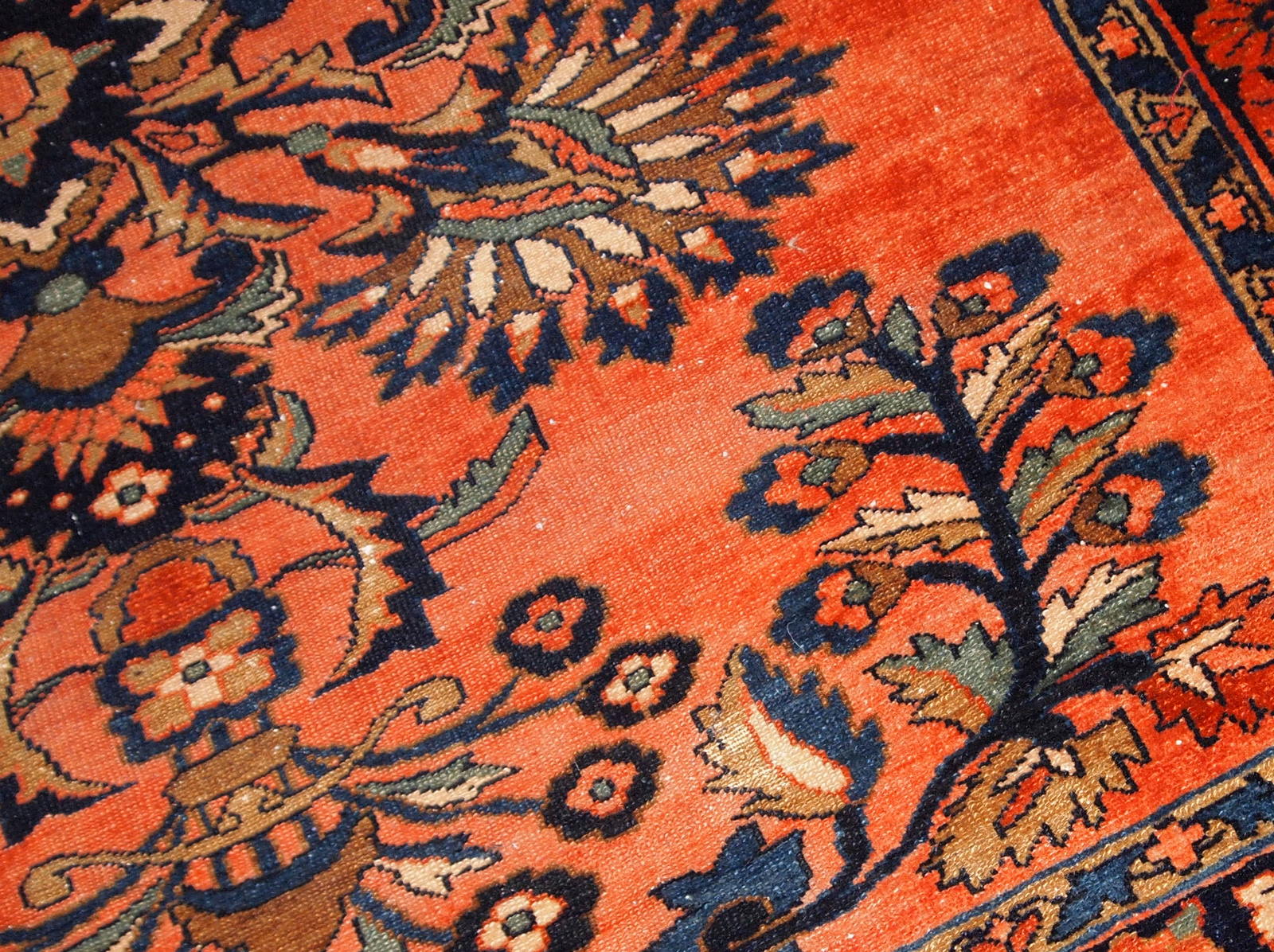 Handmade antique Persian Lilihan rug 5.3' x 7.2' (161cm x 219cm) 1920s