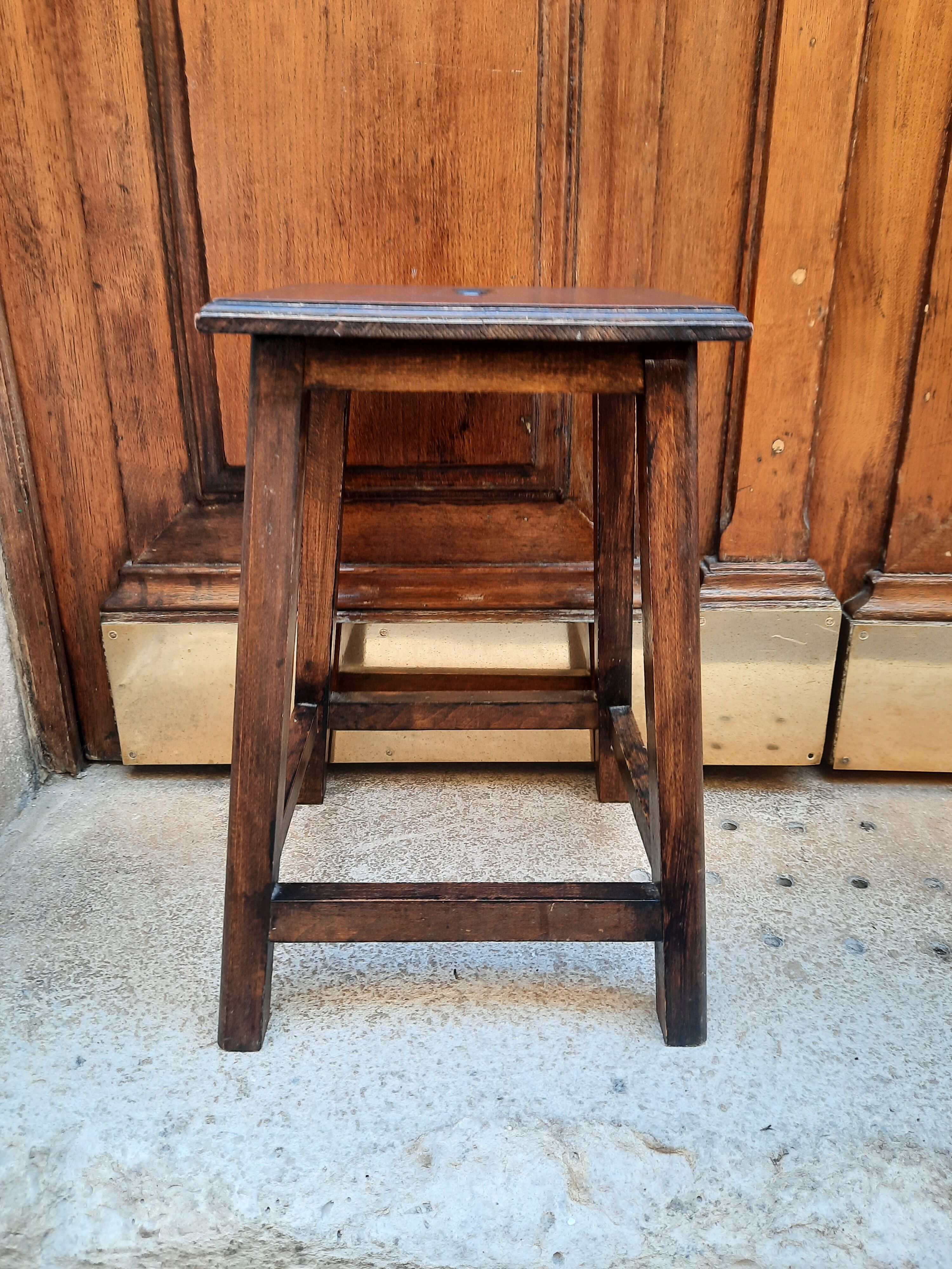 Workshop stool